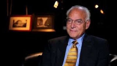 فاروق الباز: أرفض نظريات المؤامرة التي يرددها البعض