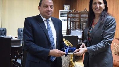 رئيس جامعة بني سويف يستقبل مدير هيئة فولبرايت الأمريكية