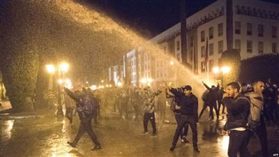 المعلمين المغاربة يتظاهرون في الشوارع لليوم الثانى على التوالى