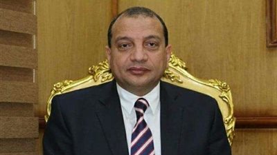 توقيع الكشف الطبي على طلاب الانتساب والدراسات العليا بجامعة بني سويف