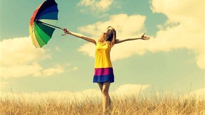 أخصائي تغذية توضح 5 أكلات للشعور بالسعادة