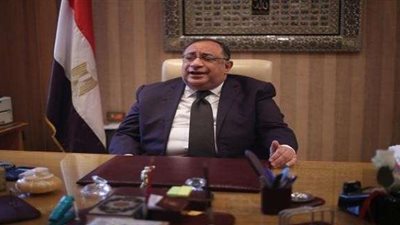 رئيس جامعة حلوان يفجر مفاجأة عن رواتب العاملين