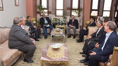 وزير الزراعة يصل بني سويف لتفقد عدد من المراكز البحثية