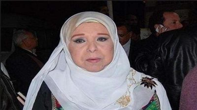 ”مديحة حمدي”  توضح تأثير الأم الصعيدية في حياتها