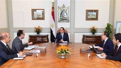 «السيسي» يوجه بسرعة الانتهاء من مشروعات التكرير..وتطوير حقل ”ظُهر”