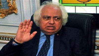 «سمير غطاس»: تنظيم العملية التعليمية ليس بحظر ”التدخين والموبيل”