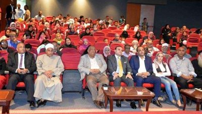 مكتبة الاقصر تحفل بمرور عام على مشروع ”قيم وحياة”