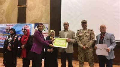 محافظ شمال سيناء يمنح «العرجاني» شهادة تقدير لرعايته ذوي الاحتياجات الخاصة