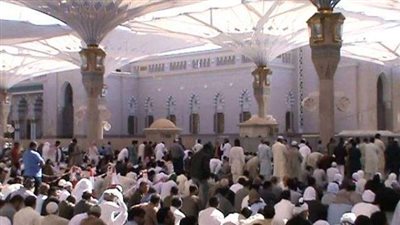 ”مريض نفسي” يطلق النار في ساحة المسجد النبوي