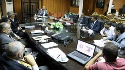 رئيس جامعة بني سويف: توفير  سيارات لأعضاء هيئة التدريس استعدادا للعام الدراسي