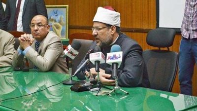 الأوقاف تكرم العشرة الأوائل في دورة الشئون القانونية (صور)