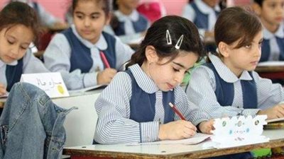 بعد رفض النظام الجديد..نواب يُعلقون: ”الاهتمام بالمدرس أولًا وكفاية خسارة”