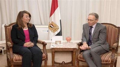 غادة والي تستعرض جهود وزارة التضامن مع سفير أستراليا بالقاهرة