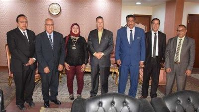 محافظ بني سويف: إقامة مركز لصيانة وإصلاح الأجهزة الحديثة بالمؤسسات الحكومية