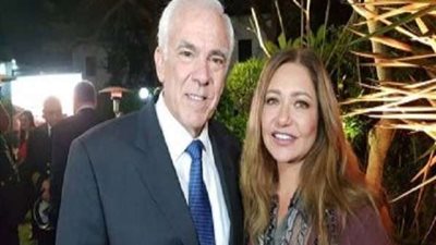 شاهد.. ليلى علوي تحتفل مع السفير اليوناني بعيد استقلال بلاده