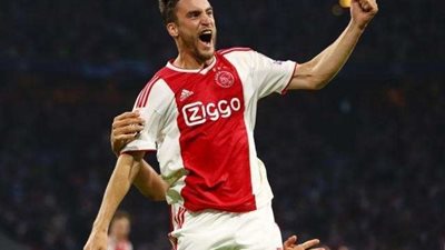 بالصور.. أياكس أمستردام يسحق آيك أثينا بثلاثية