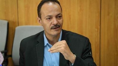 برلماني يطالب بإقالة وكيل وزارة الصحة بالمنيا