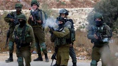 مقتل فلسطيني وإصابة العشرات برصاص الاحتلال بغزة