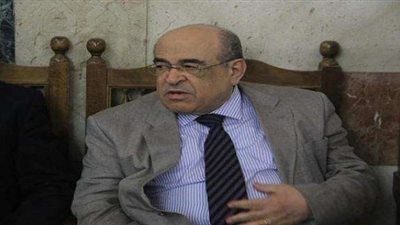 مصطفى الفقى يقدم واجب العزاء للمستشار بهاء أبو شقة