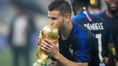 رسميًا.. بايرن ميونيخ يتعاقد مع مدافع أتلتيكو مدريد