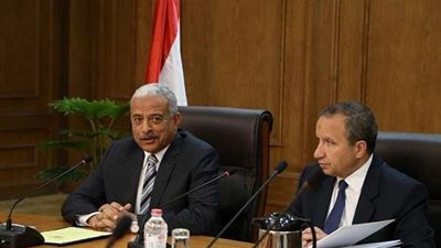 جامعة السويس تعقد اجتماعًا لتوثيق العلاقات بالمحافظة