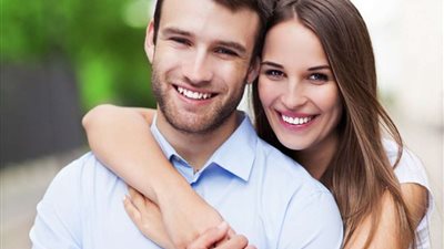 دراسة: المتزوجين أكثر سعادة من العزاب