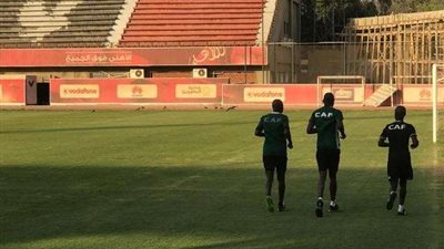 قبل مواجهة الأهلي وحوريا الغيني طاقم الحكام يتدرب بالتتش