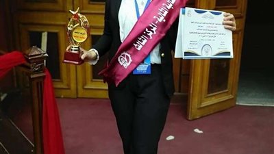 طالبة بصيدلة النهضة تحصل على المركز الثالث في مسابقة الطالبات المثاليات