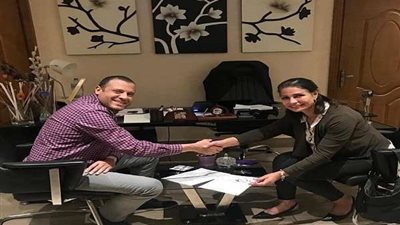 بالصور.. سوسن بدر تتعاقد مع أكاديمية دهب بحضور إيناس جوهر