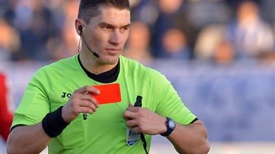 حكم مباراة القمة: أصلي من أجل ألا أتلقى الرشاوي