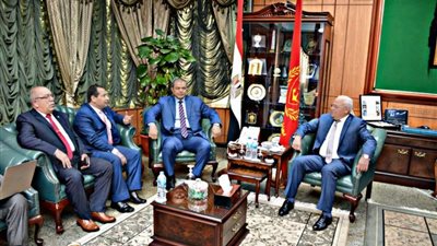 محافظ بورسعيد يستقبل وزير القوى العاملة بديوان عام المحافظة