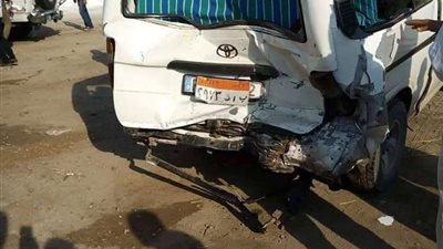 مصرع شخص وإصابة 8 آخرين بيهم أطفال على طريق 