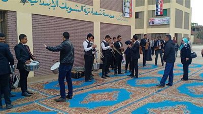 بالصور.. فرق الكورال والموسيقى بمدرسة الشوبك تحتفل بالعيد القومي للجيزة