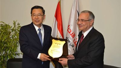 المصريين الأحرار يستقبل وفد الحزب الحاكم الصيني بالمقر الرئيسي في العروبة