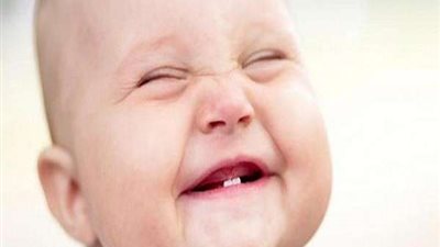 لا تتخلصي من أسنان طفلك اللبنية.. قد تنقذ حياته في المستقبل