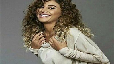 دينا الشربيني بدون مكياج في مونت كارلو (صورة)