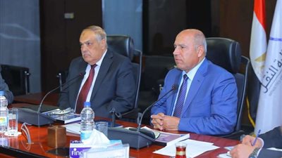 وزير النقل: نولي أهمية كبيرة لتدعيم منظومة السكك الحديدية