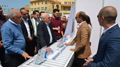 محافظ بورسعيد  يفتتح 