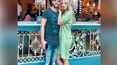 بكلمات رومانسية.. محمد رشاد يتغزل فى زوجته مي حلمي