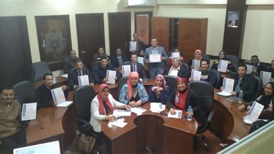 بالصور.. إختتام فعاليات مبادرة 30 قائد شبابي بنقابة التجاريين