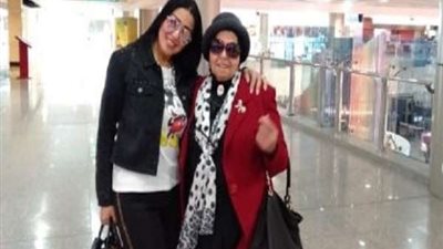 سمية الخشاب تؤدي مناسك العمرة بالتزامن مع تكريمها بالسعودية