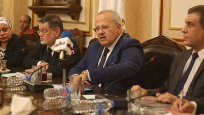 جامعة القاهرة تكشف حقيقة تأجيل الامتحانات