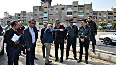 محافظ بورسعيد يتفقد أعمال تطوير محور 23 يوليه بحي المناخ