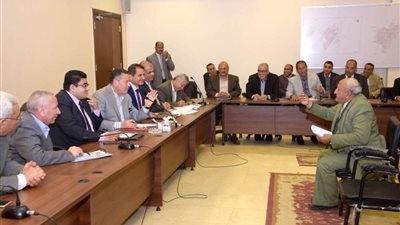 محافظ بني سويف يوجه بحلول عاجلة لمطالب وشكاوى أهالي عدد من القرى