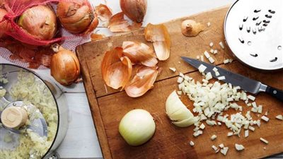 لو ولادك مش بيحبوه.. طريقة إخفاء البصل فى الطعام