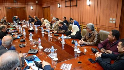 محافظ بورسعيد يوصي بسرعة تطوير شوارع وميادين المحافظة