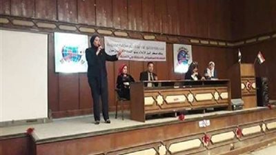 سولاف درويش تطالب المواطنين بالمشاركة الإجابية فى الإستفتاء