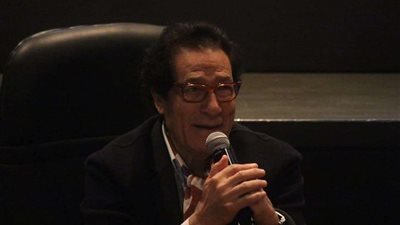 بالصور.. فاروق حسني في لقاء مفتوح مع جمهوره بسينما الهناجر