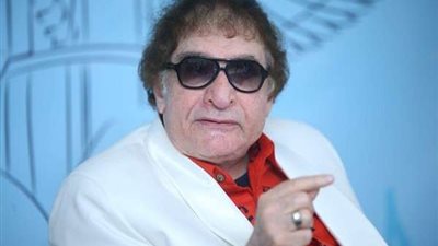 محيي إسماعيل يقلد الزعيمين عبد الناصر والسادات ويرفض تقليد سيدة المسرح