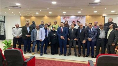 المصريين الأحرار ببورسعيد يكرم الفائزات في مسابقة الأم المثالية